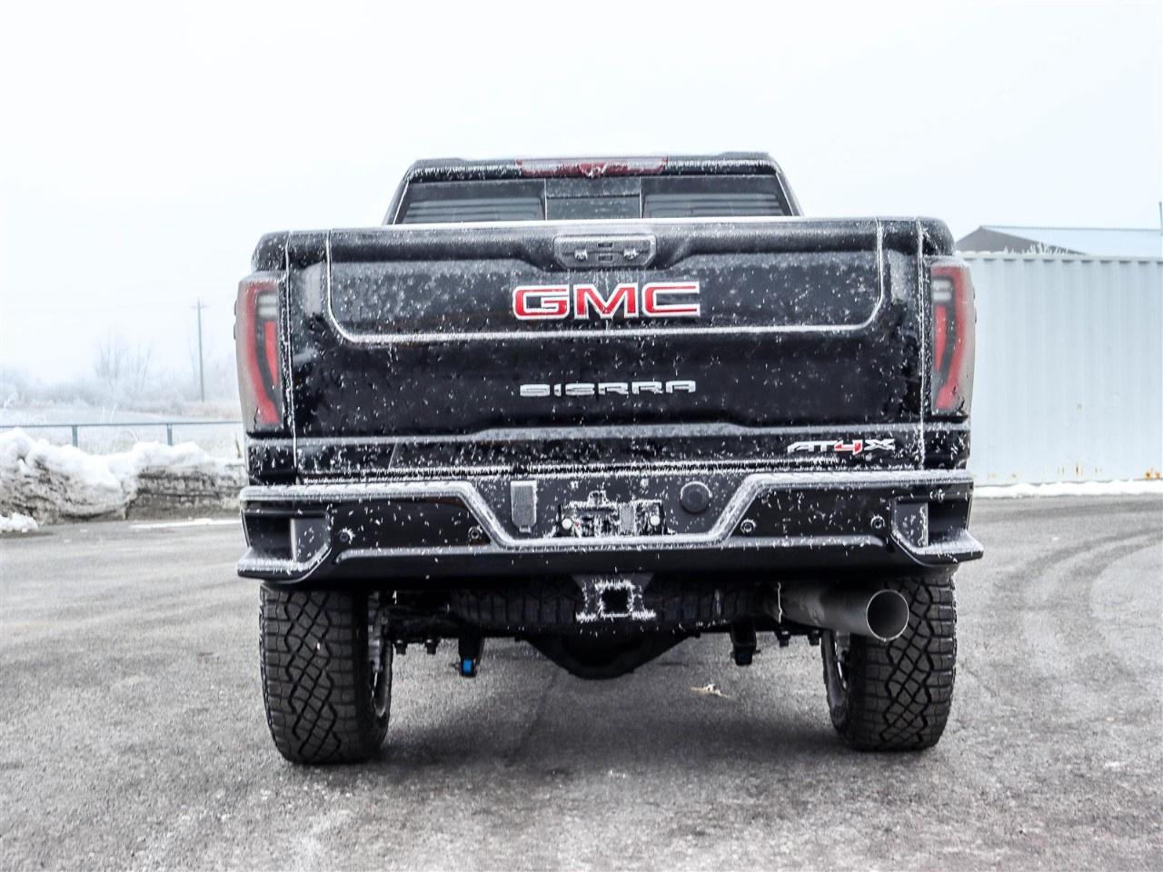 2026 GMC SIERRA 2500HD Crew Cab Standard Box 4-Wheel Drive AT4X Photo3