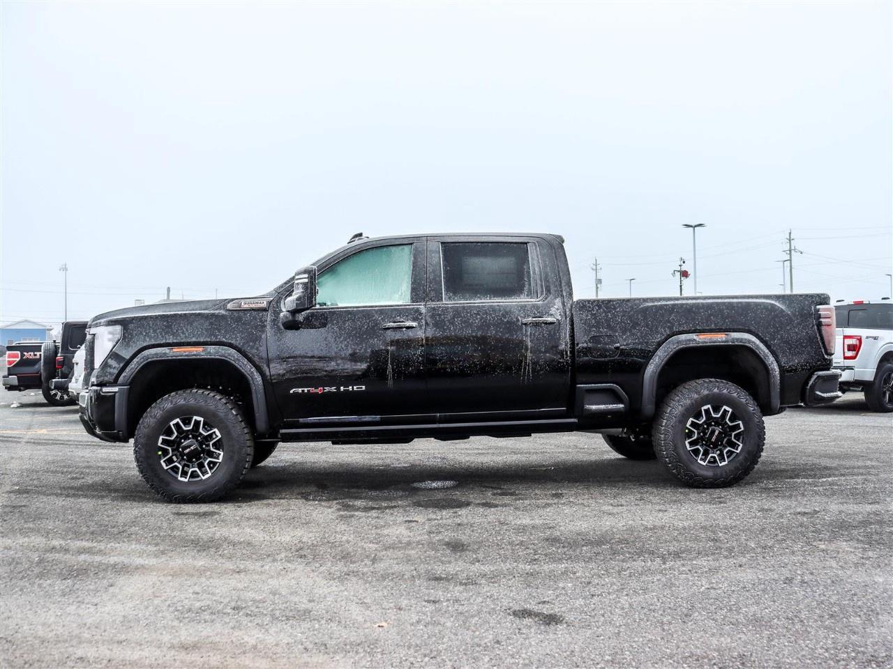 2026 GMC SIERRA 2500HD Crew Cab Standard Box 4-Wheel Drive AT4X Photo