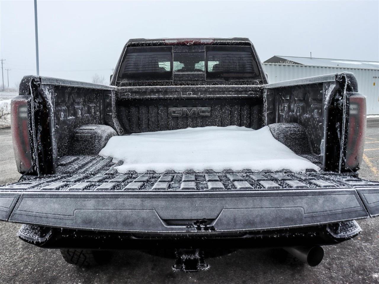 2026 GMC SIERRA 2500HD Crew Cab Standard Box 4-Wheel Drive AT4X Photo