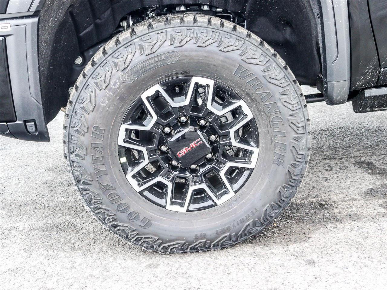 2026 GMC SIERRA 2500HD Crew Cab Standard Box 4-Wheel Drive AT4X Photo