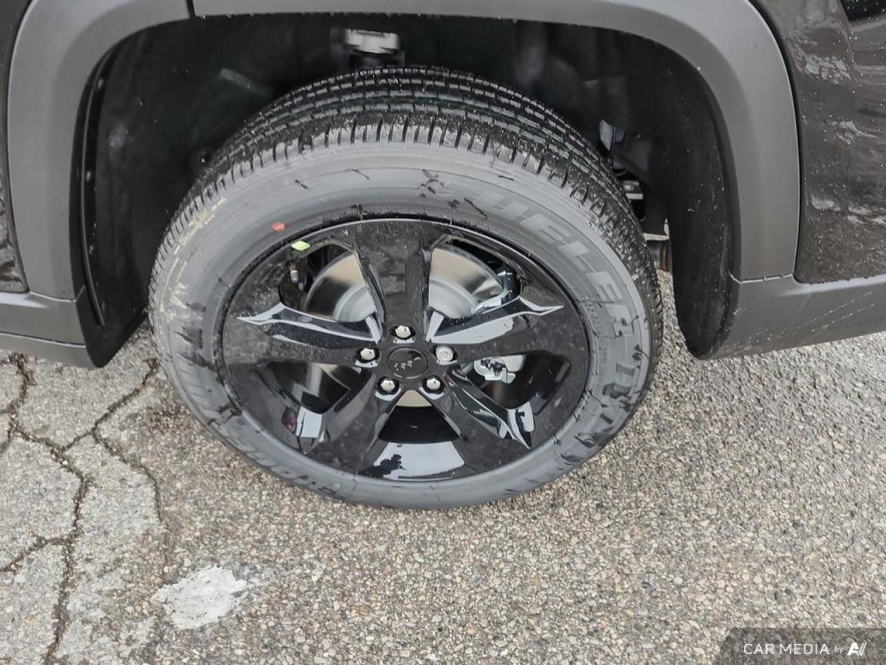 2025 Jeep Grand Cherokee L Laredo 4dr 4x4 Photo