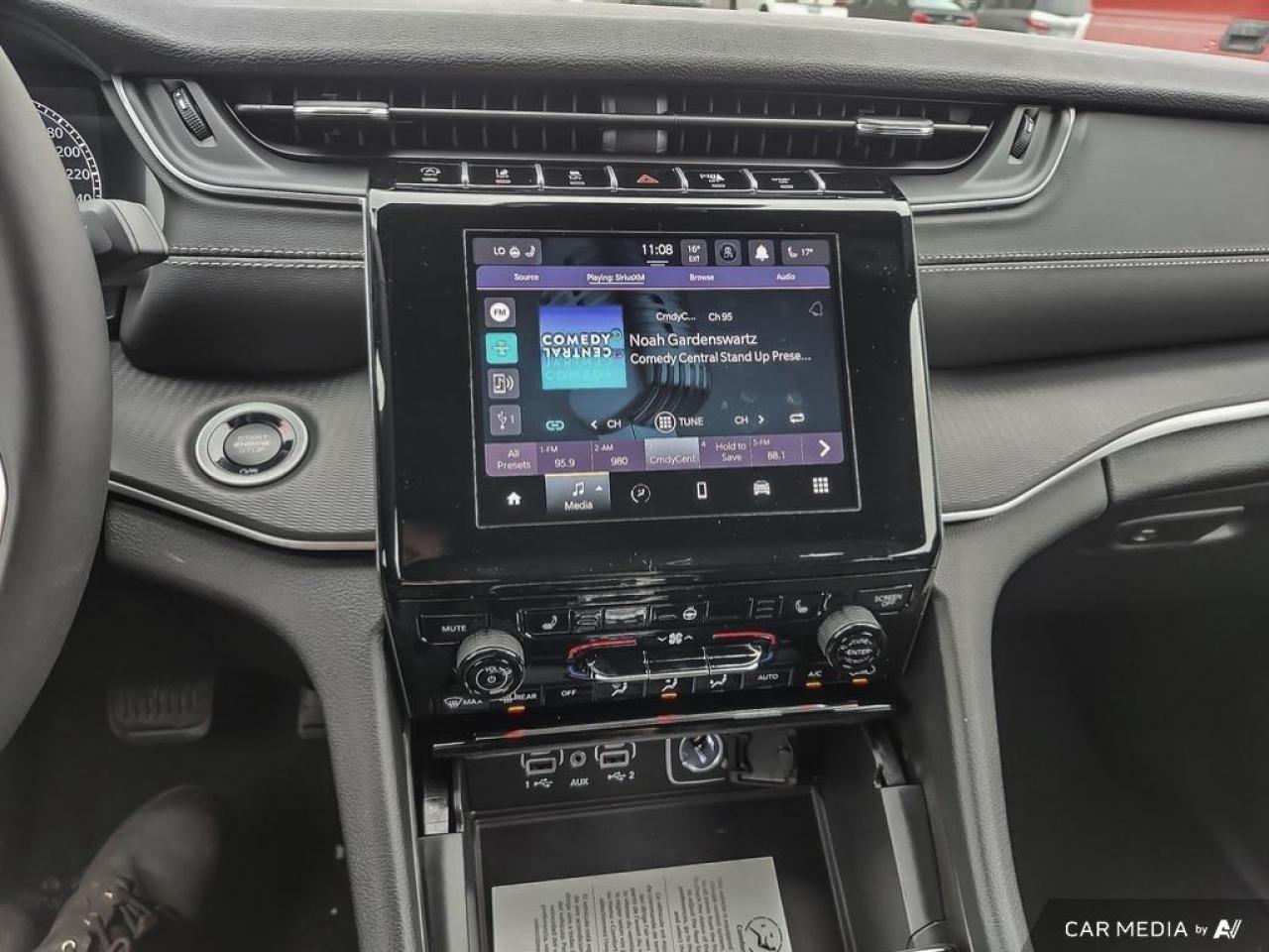 2025 Jeep Grand Cherokee L Laredo 4dr 4x4 Photo