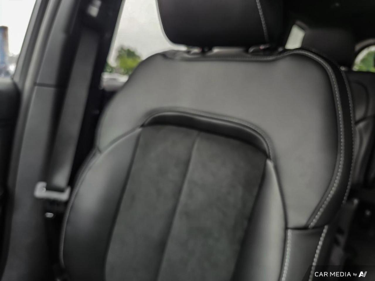 2025 Jeep Grand Cherokee L Laredo 4dr 4x4 Photo