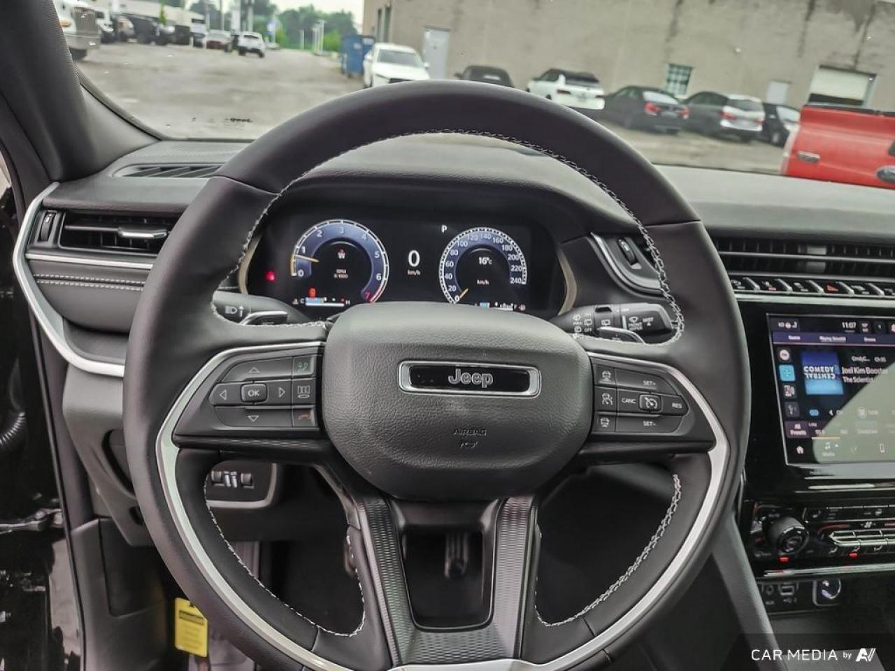 2025 Jeep Grand Cherokee L Laredo 4dr 4x4 Photo