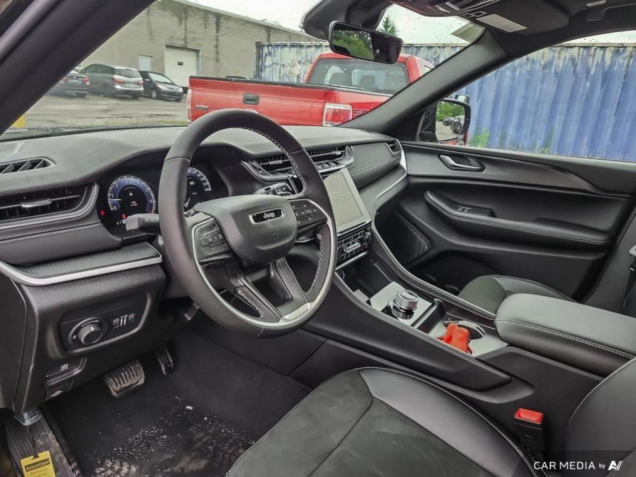 2025 Jeep Grand Cherokee L Laredo 4dr 4x4 Photo