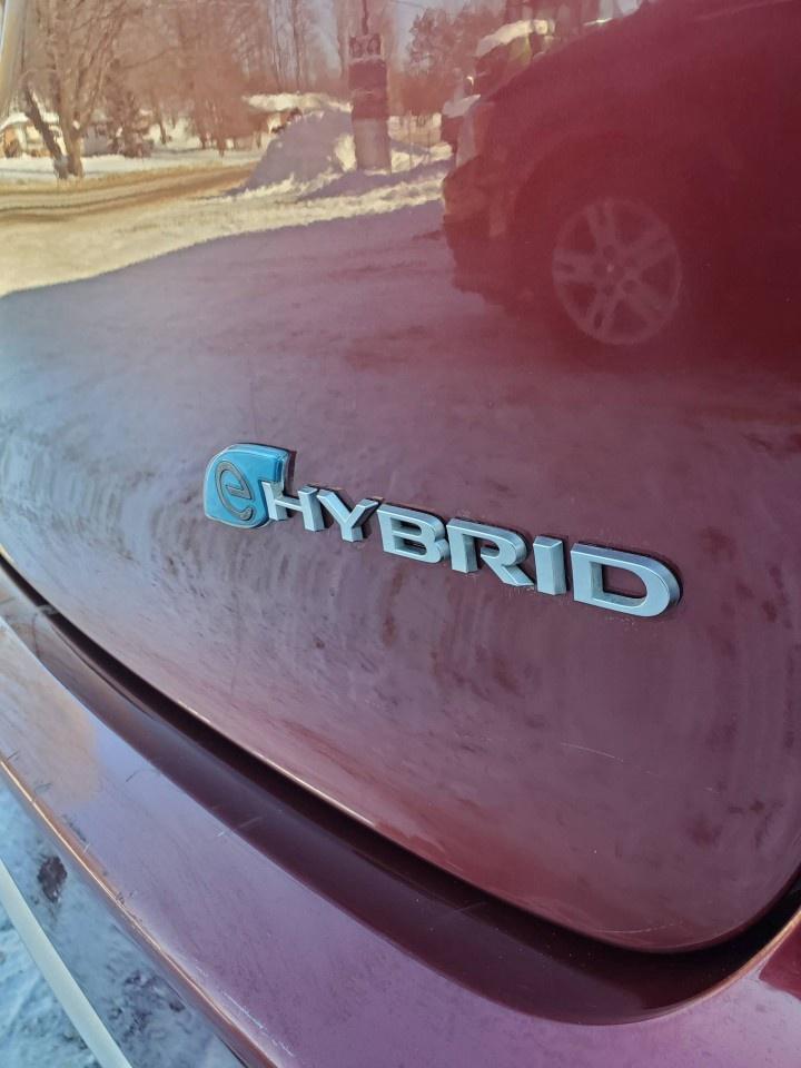 2023 Chrysler Pacifica Hybrid Pinnacle 2WD Photo