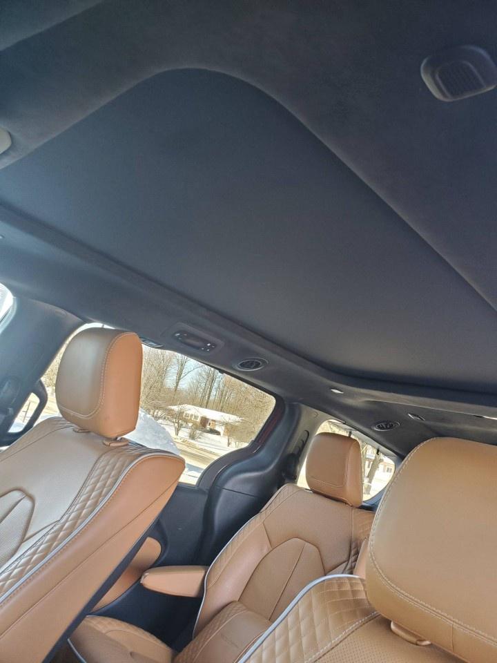 2023 Chrysler Pacifica Hybrid Pinnacle 2WD Photo