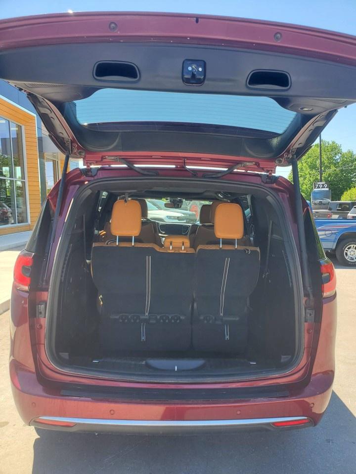 2023 Chrysler Pacifica Hybrid Pinnacle 2WD Photo