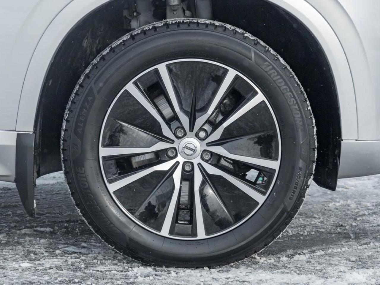 2020 Volvo XC90 T6 Momentum 7 Passenger 4dr All-Wheel Drive Photo