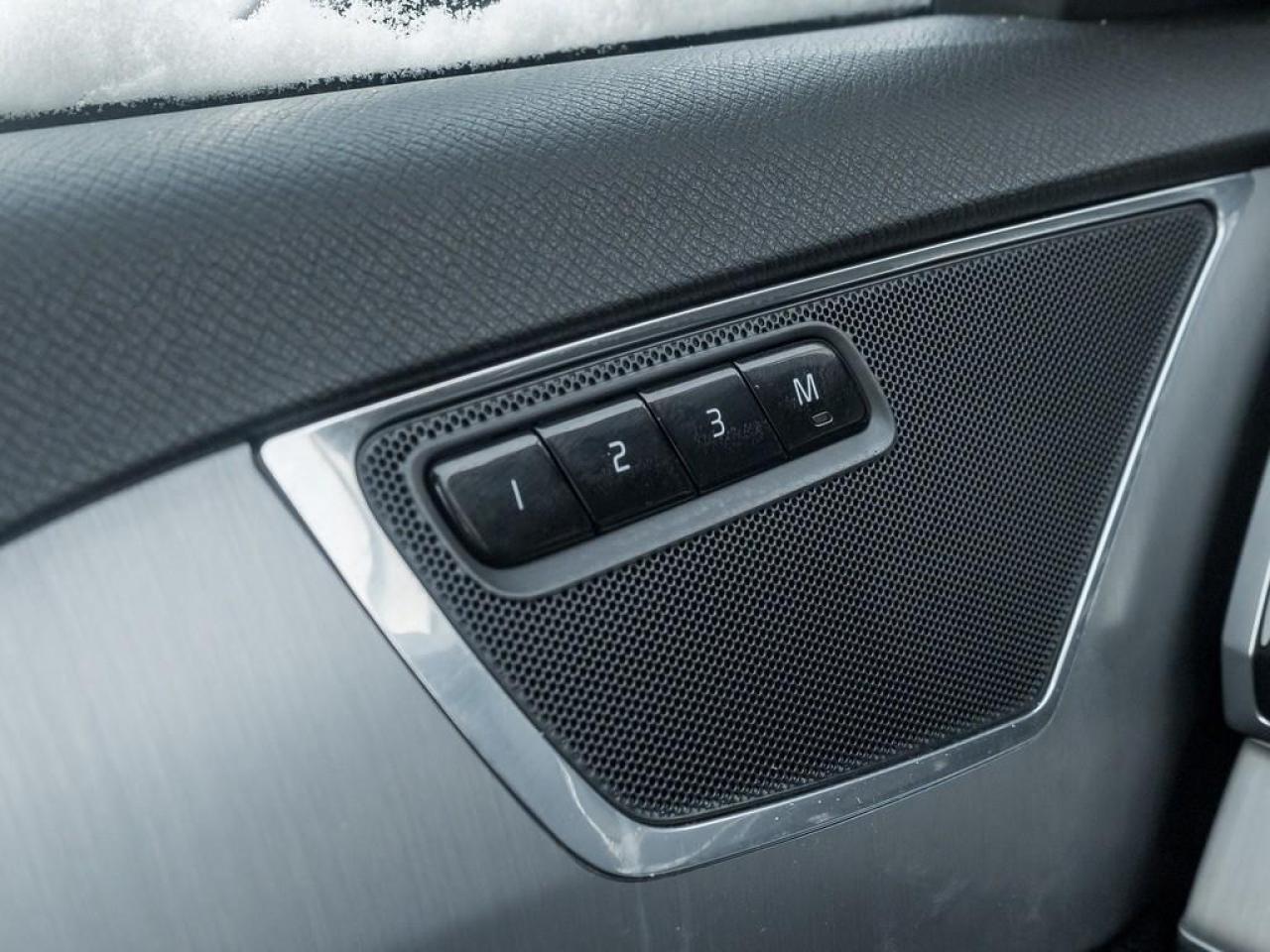 2020 Volvo XC90 T6 Momentum 7 Passenger 4dr All-Wheel Drive Photo