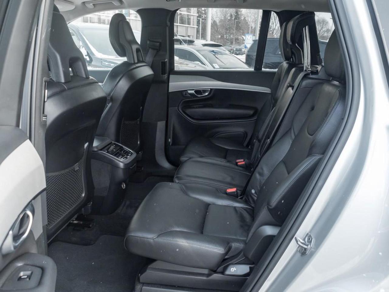 2020 Volvo XC90 T6 Momentum 7 Passenger 4dr All-Wheel Drive Photo