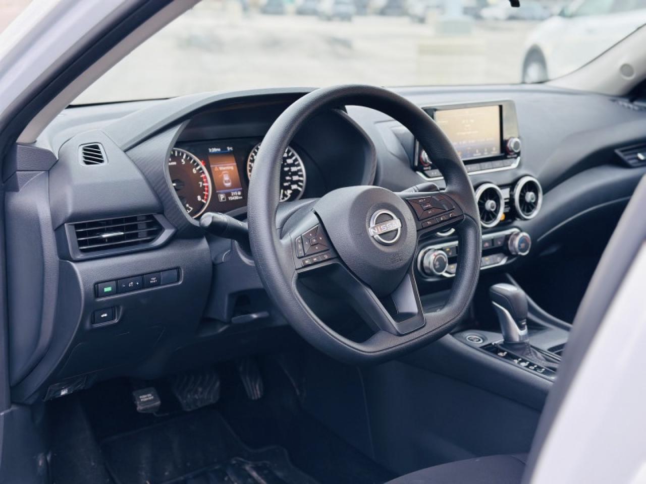 2025 Nissan Sentra SV Photo