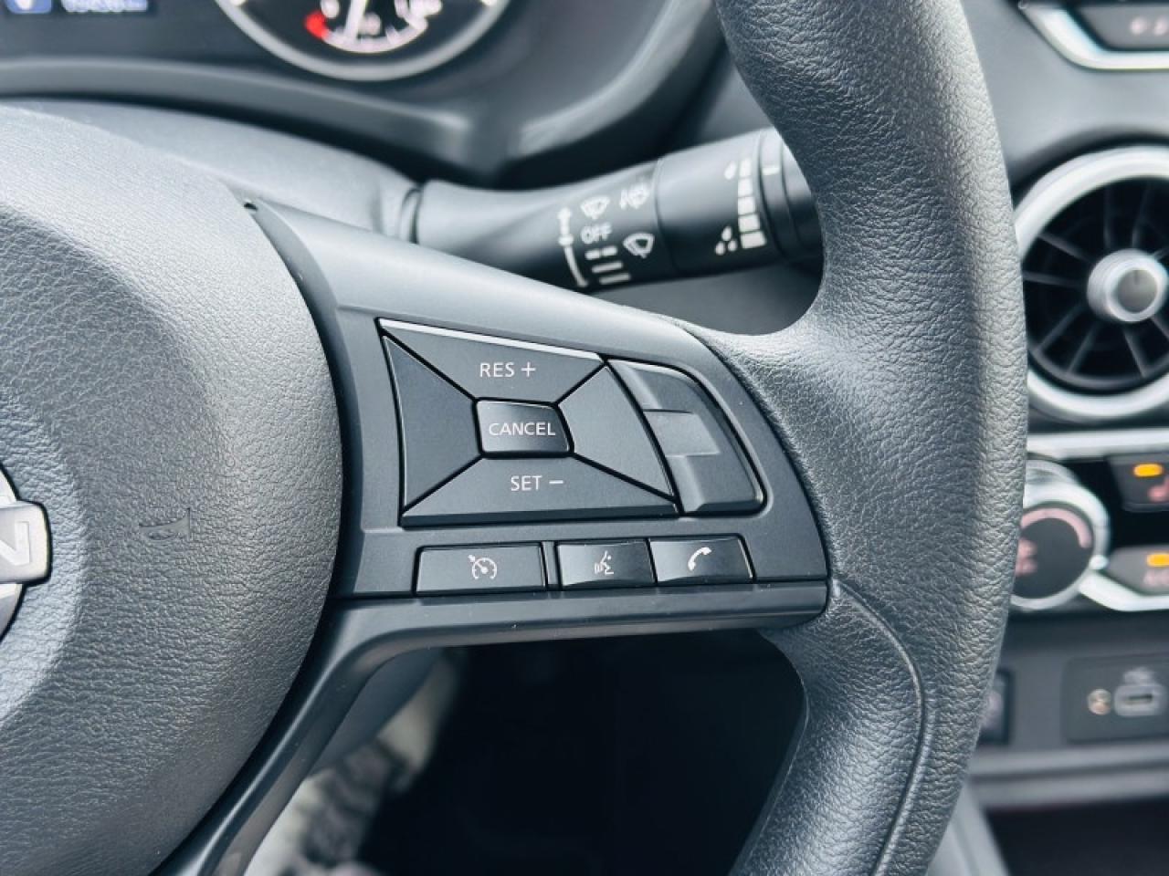 2025 Nissan Sentra SV Photo