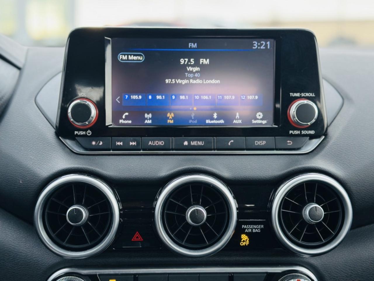 2025 Nissan Sentra SV Photo