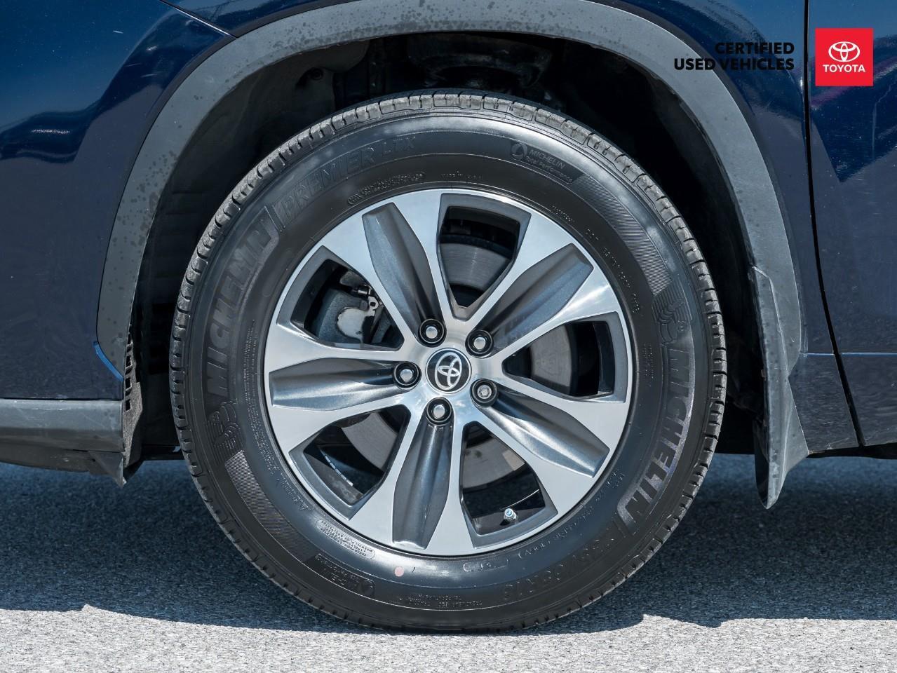 2023 Toyota Highlander XLE 4dr All-wheel Drive Photo