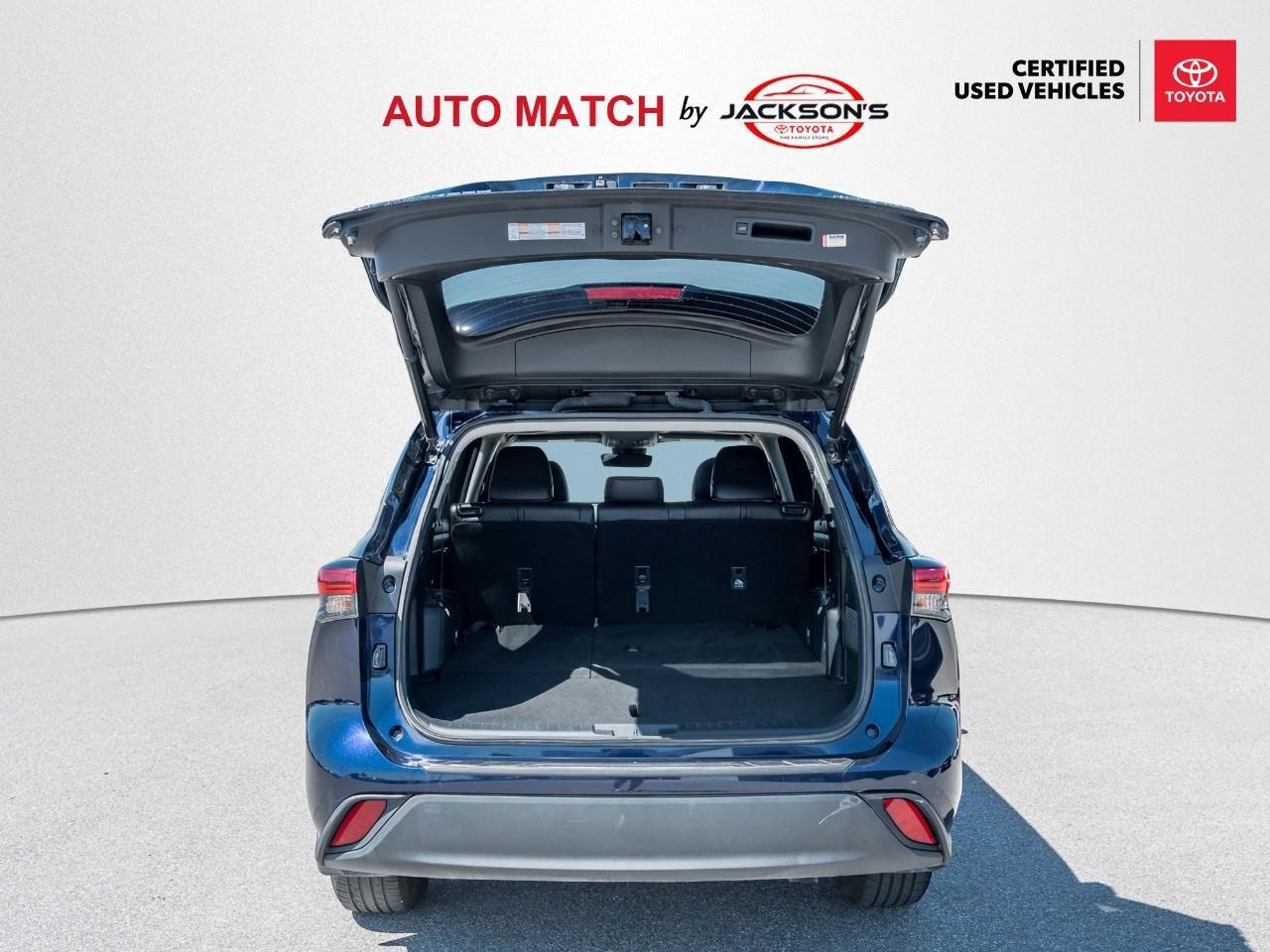 2023 Toyota Highlander XLE 4dr All-wheel Drive Photo