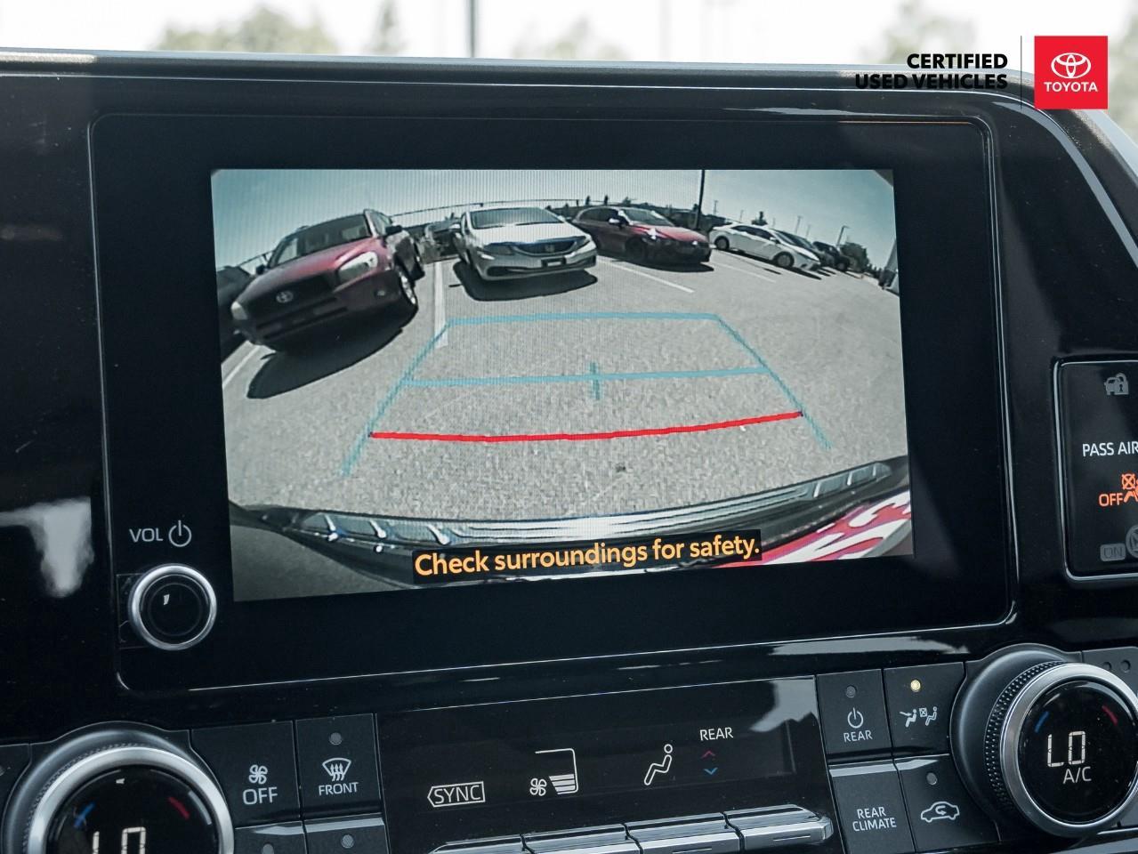 2023 Toyota Highlander XLE 4dr All-wheel Drive Photo