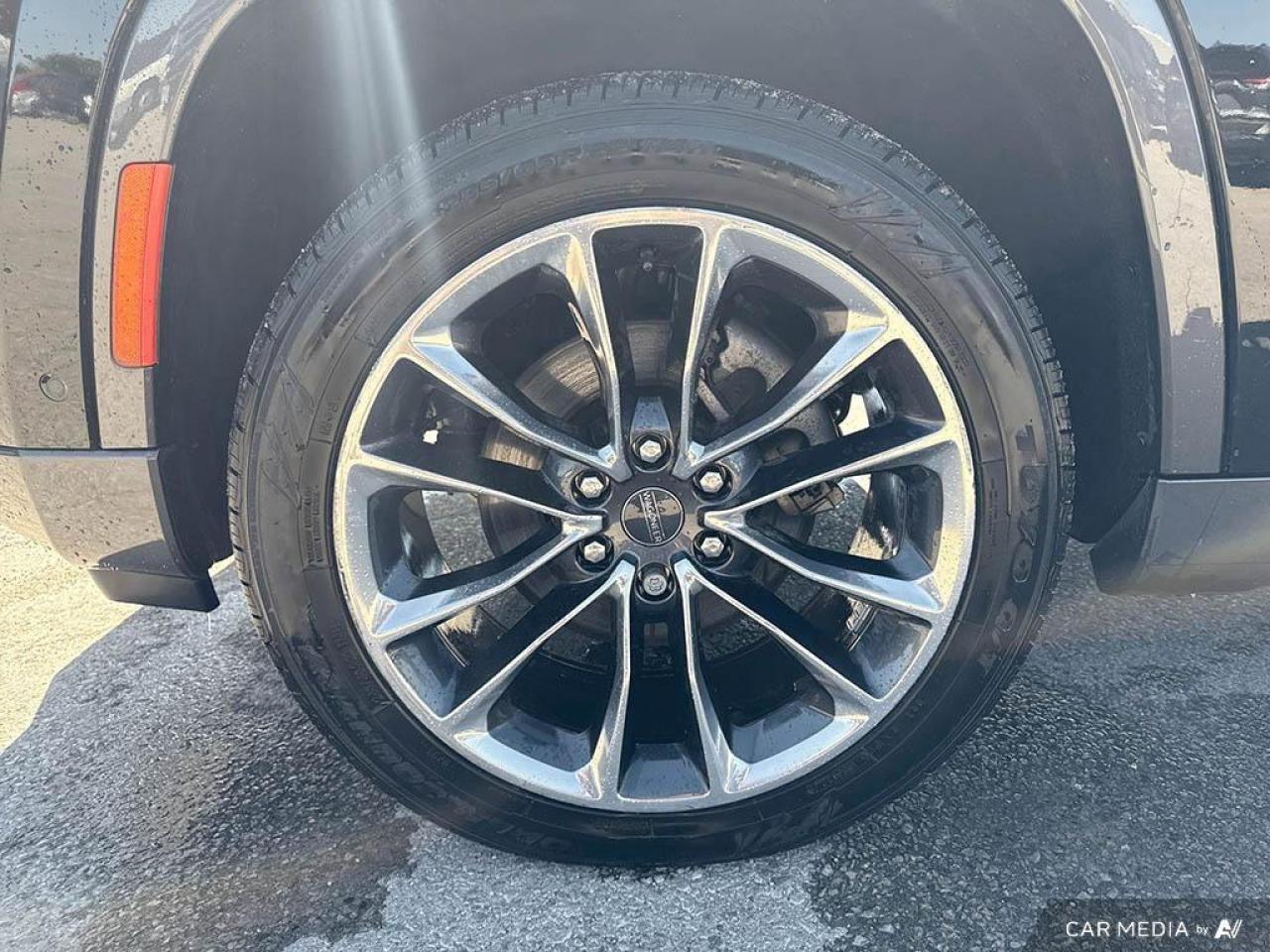 2022 Jeep Wagoneer Series III 4dr 4x4 Photo