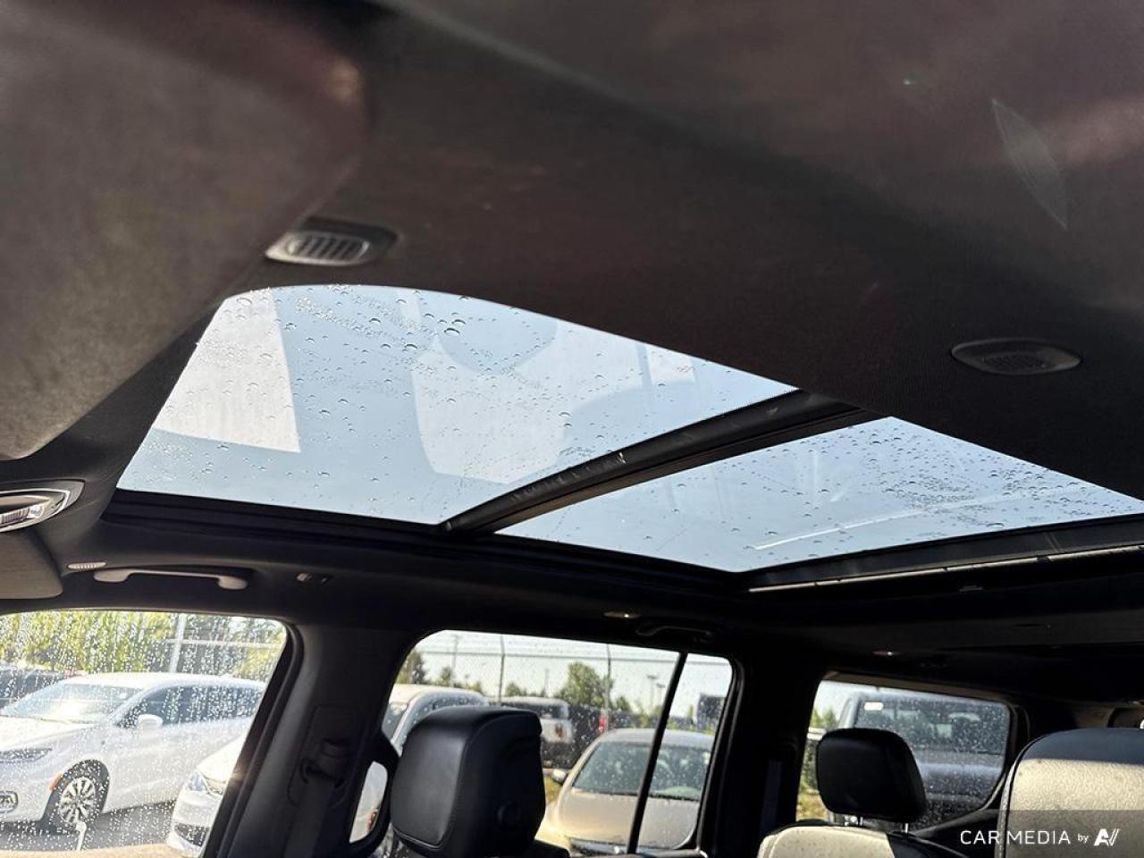 2022 Jeep Wagoneer Series III 4dr 4x4 Photo