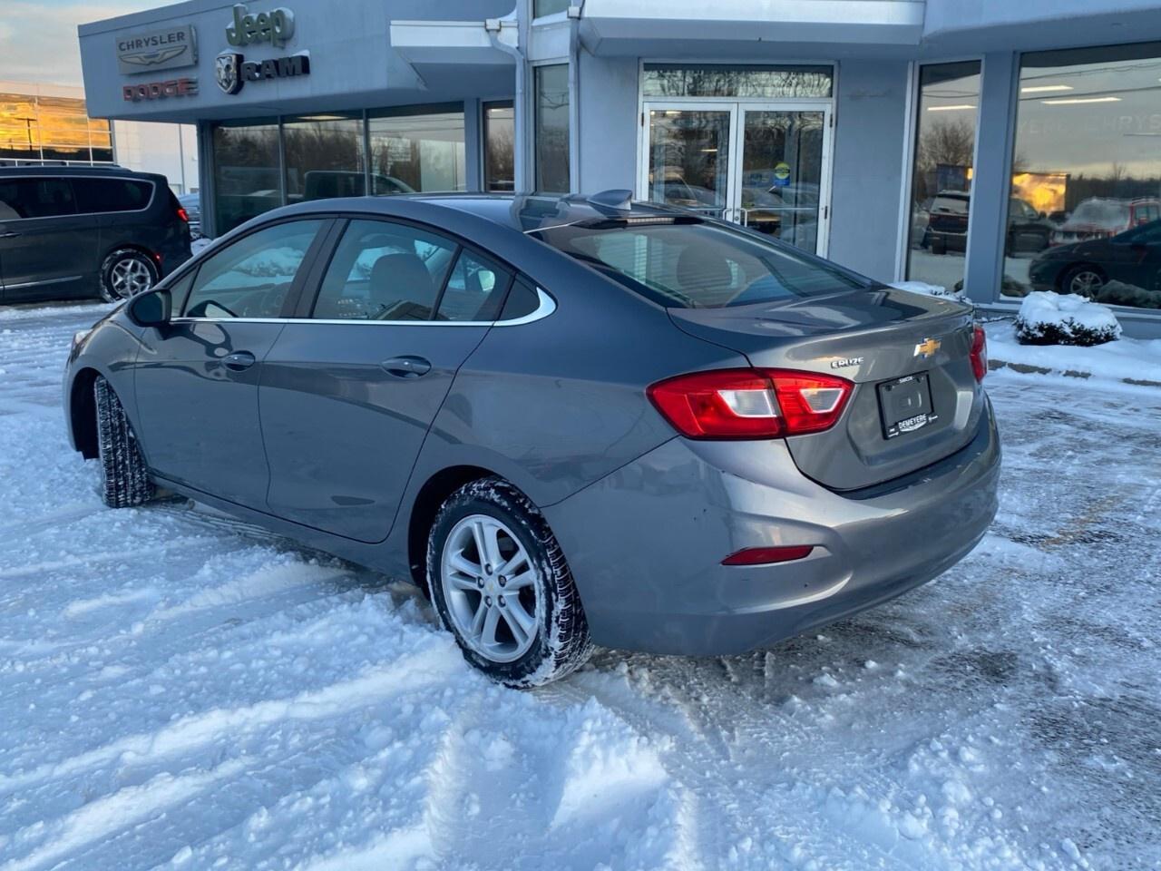 2018 Chevrolet Cruze Sedan LT (Automatic) Photo