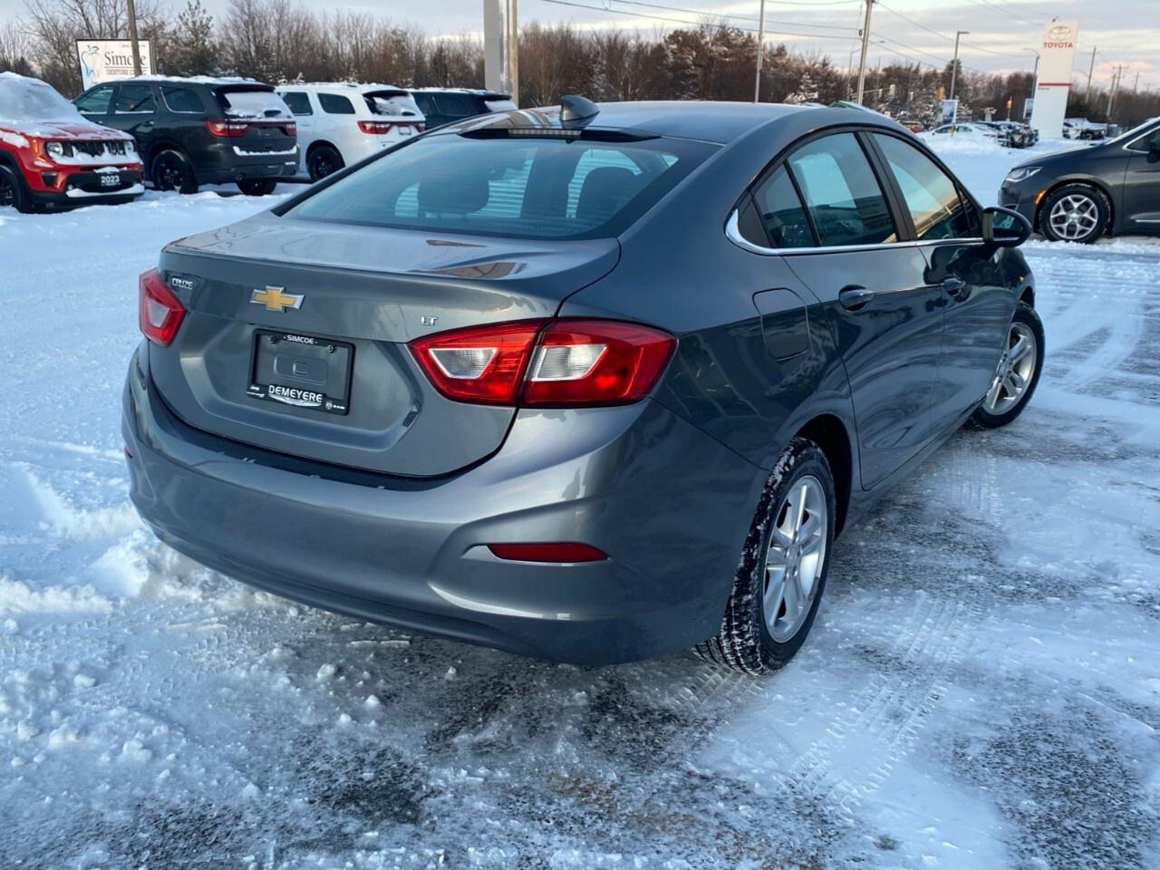 2018 Chevrolet Cruze Sedan LT (Automatic) Photo