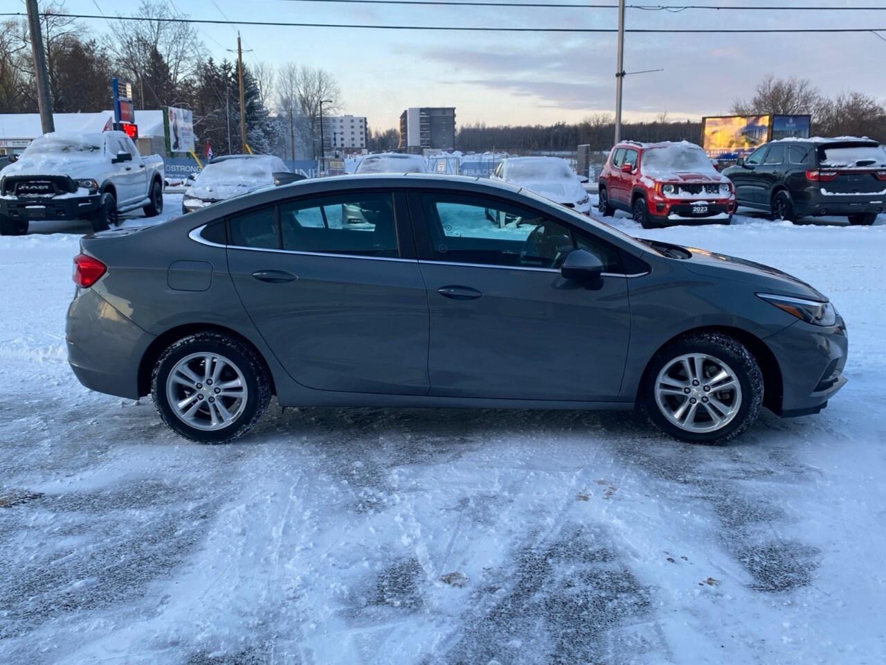 2018 Chevrolet Cruze Sedan LT (Automatic) Photo