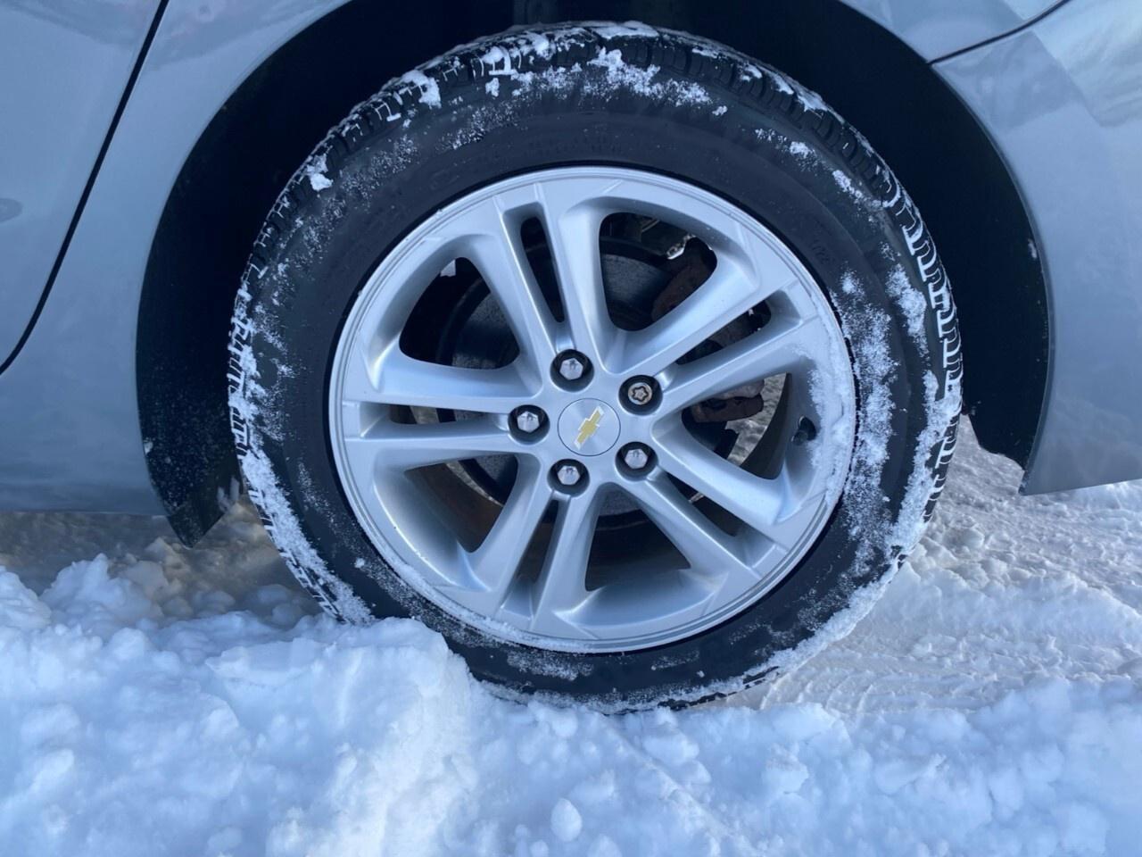 2018 Chevrolet Cruze Sedan LT (Automatic) Photo