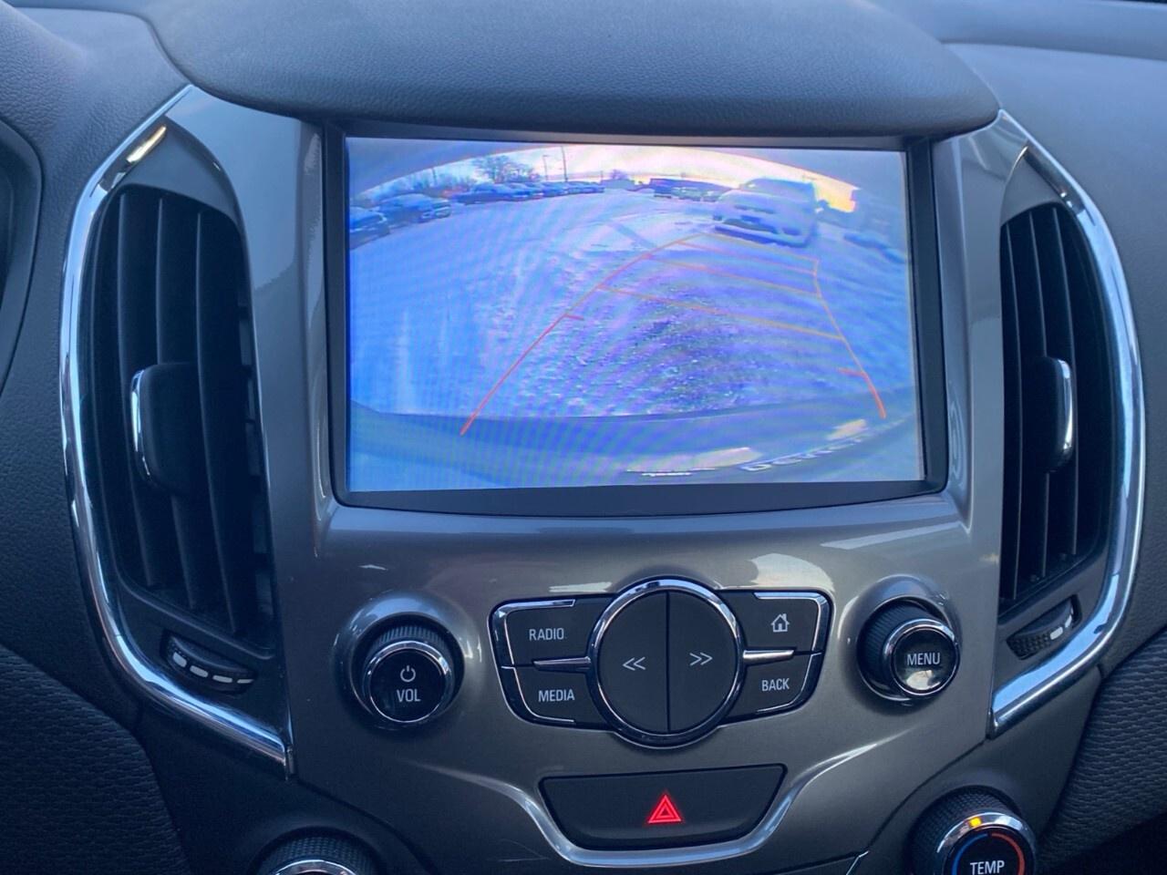 2018 Chevrolet Cruze Sedan LT (Automatic) Photo