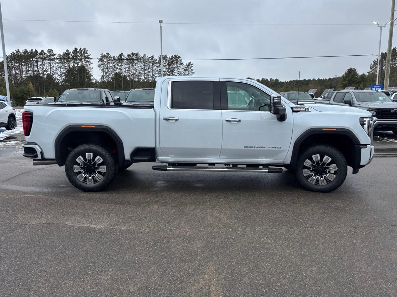 2026 GMC SIERRA 2500HD Crew Cab Standard Box 4-Wheel Drive Denali Photo