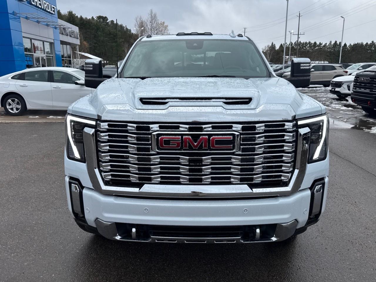2026 GMC SIERRA 2500HD Crew Cab Standard Box 4-Wheel Drive Denali Photo