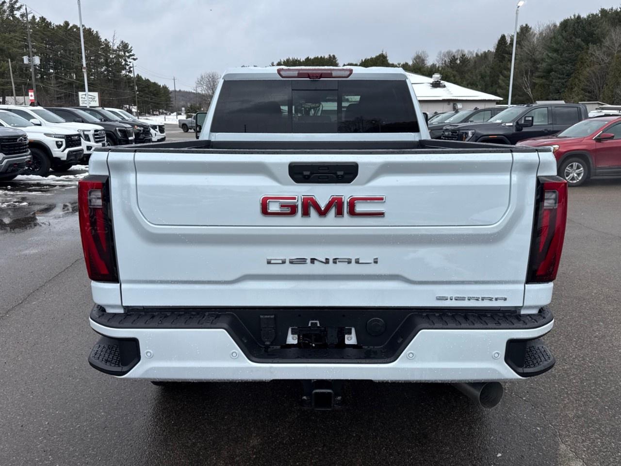 2026 GMC SIERRA 2500HD Crew Cab Standard Box 4-Wheel Drive Denali Photo