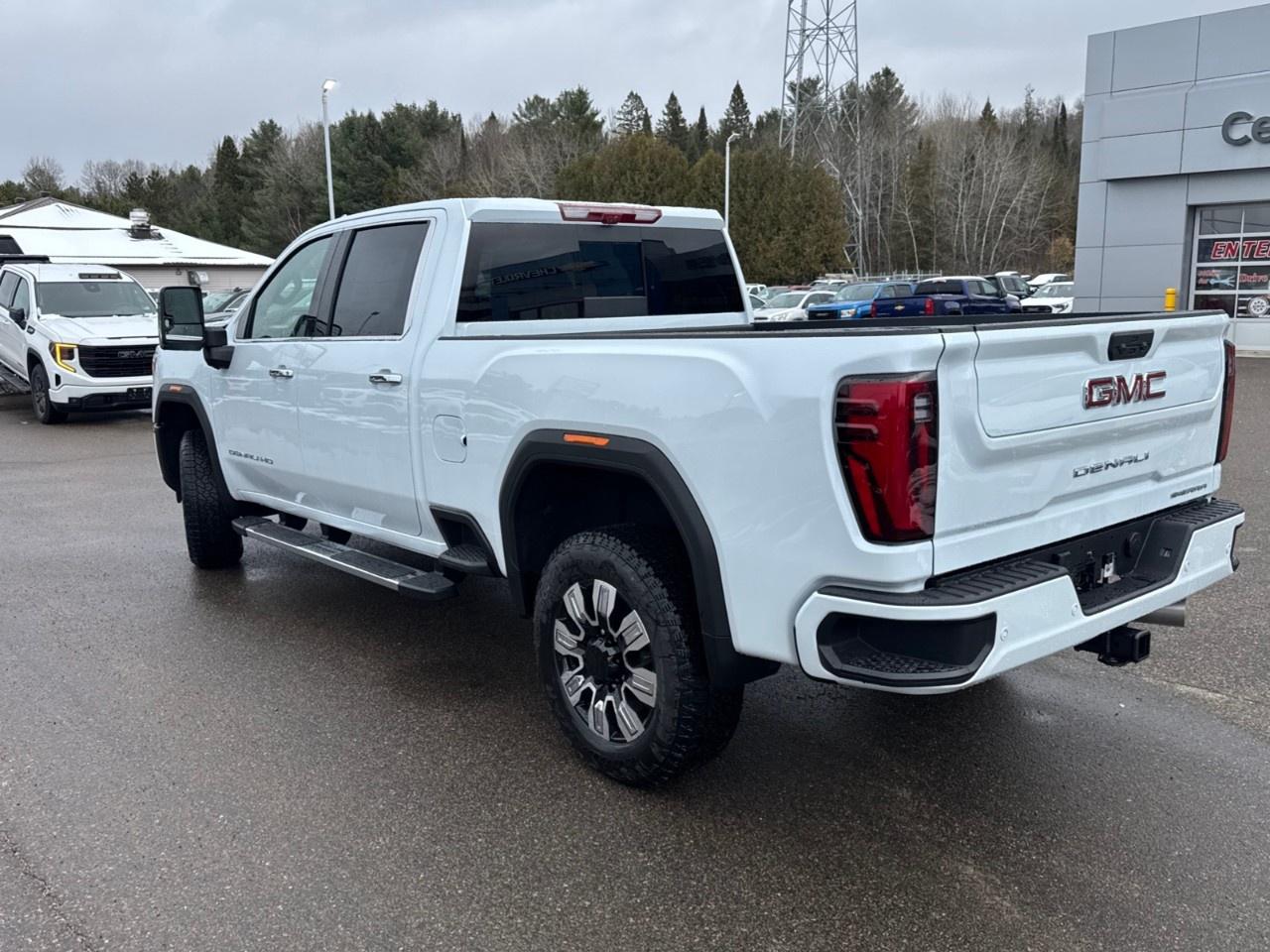 2026 GMC SIERRA 2500HD Crew Cab Standard Box 4-Wheel Drive Denali Photo