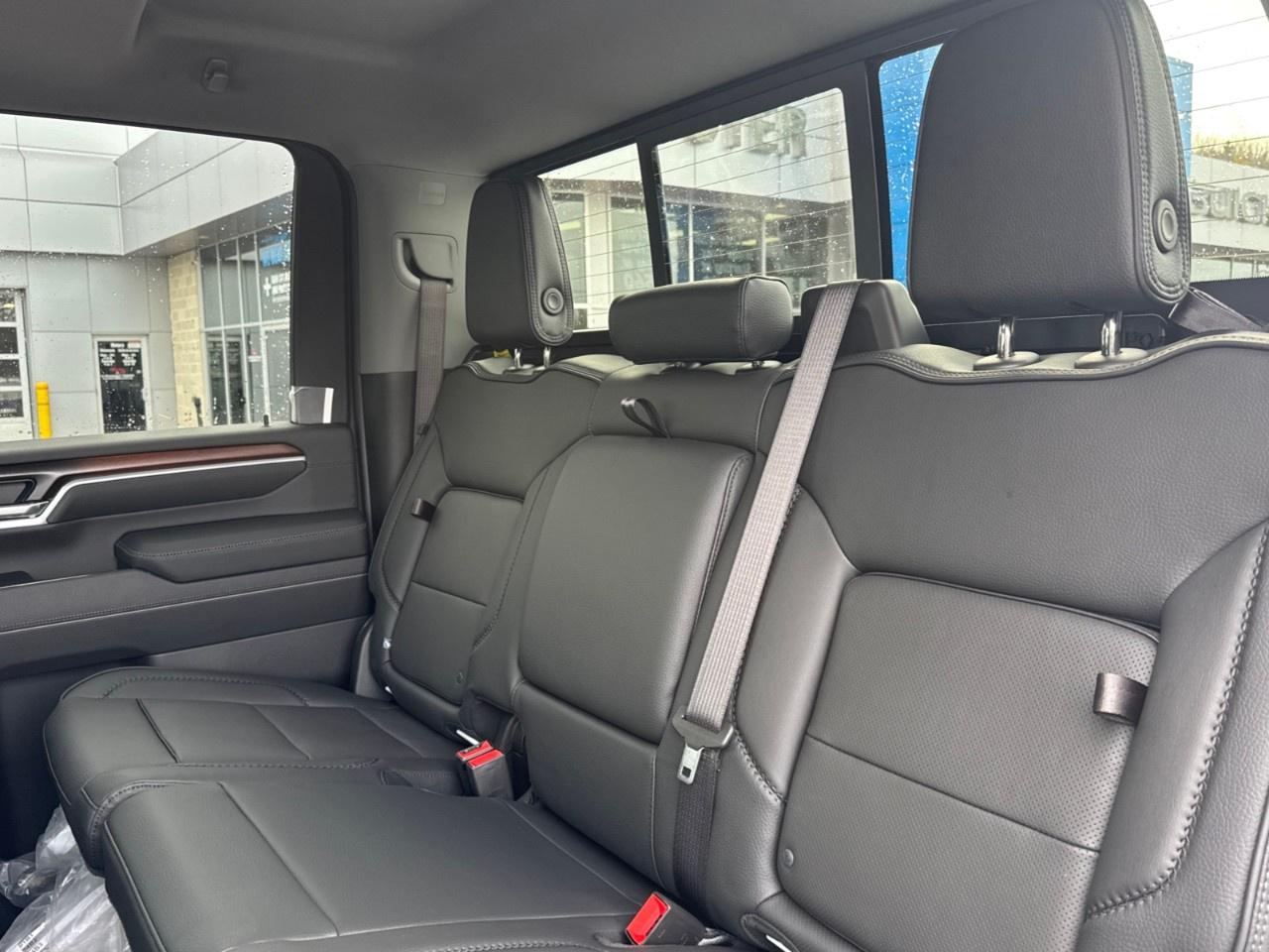 2026 GMC SIERRA 2500HD Crew Cab Standard Box 4-Wheel Drive Denali Photo