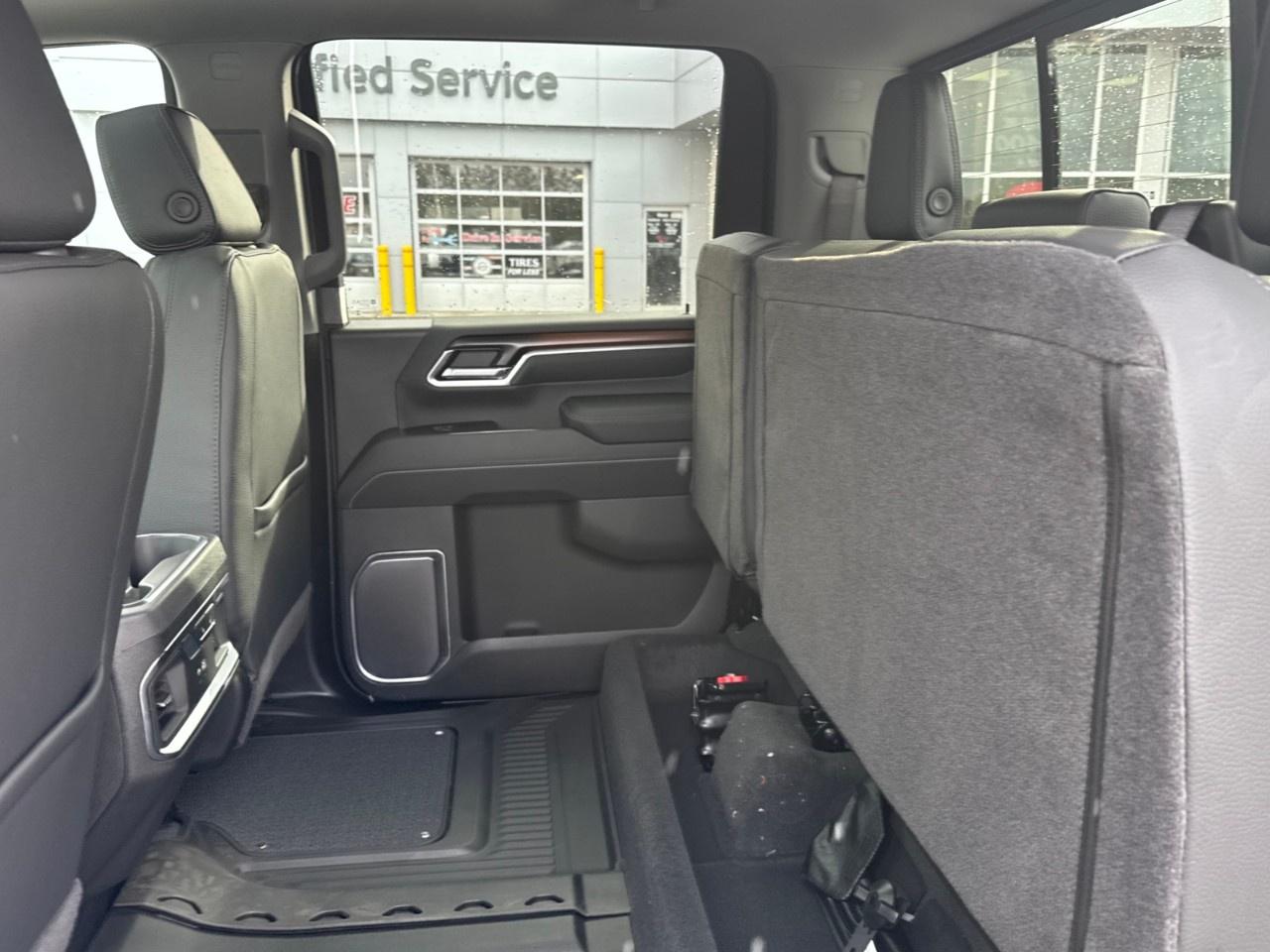 2026 GMC SIERRA 2500HD Crew Cab Standard Box 4-Wheel Drive Denali Photo