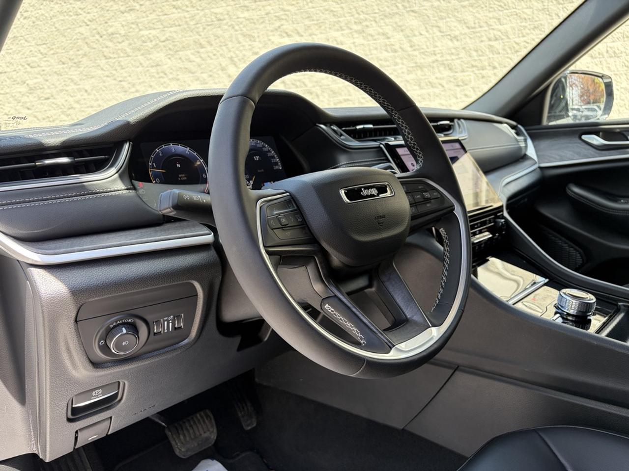 2025 Jeep Grand Cherokee Limited 4dr 4x4 Photo