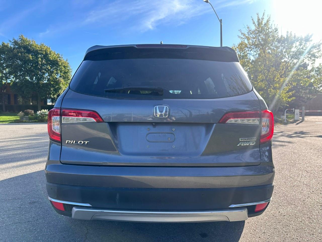 2019 Honda Pilot Touring 8-Passenger AWD Photo