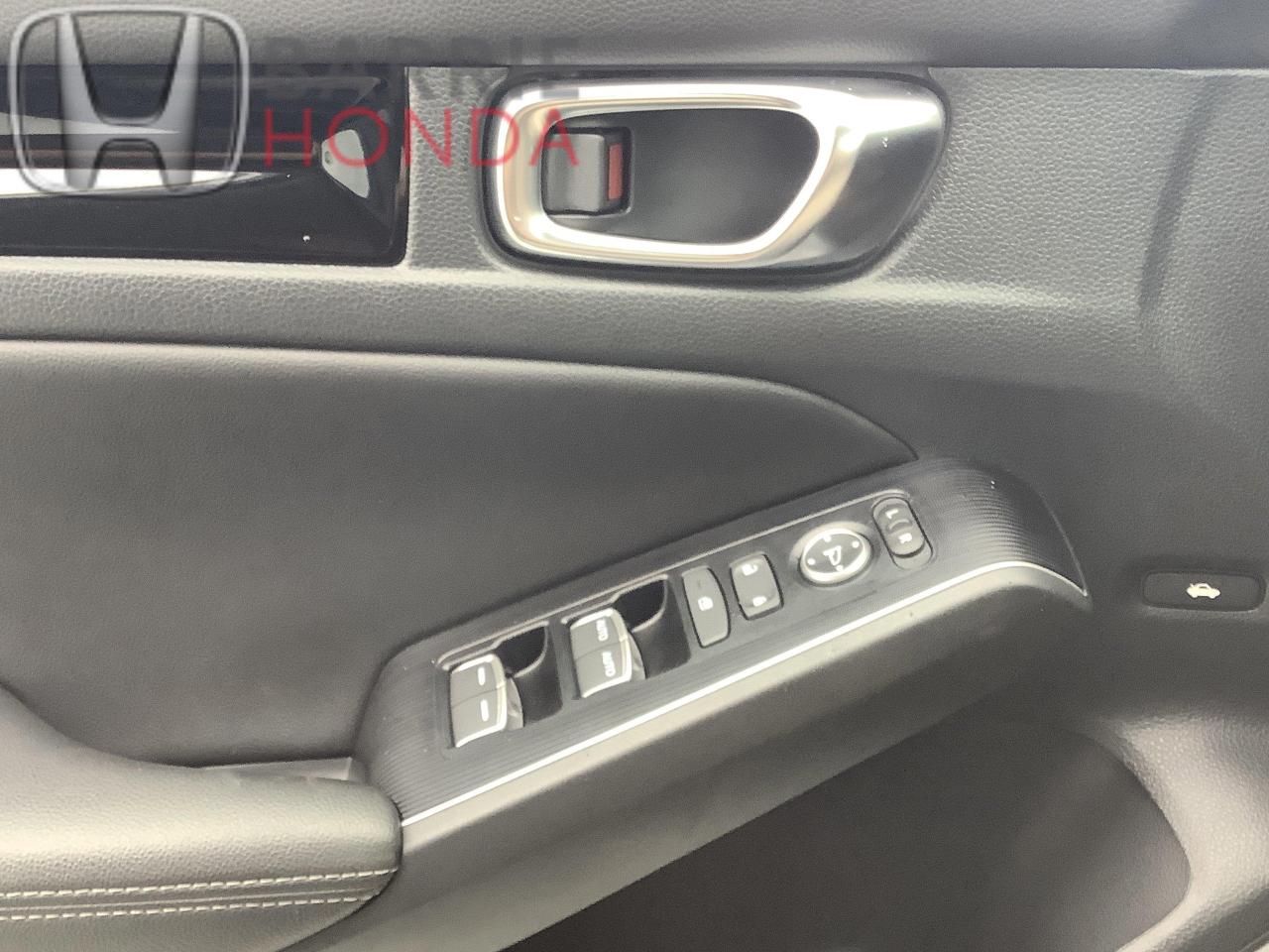 2024 Honda Civic Touring 4dr Sedan Photo