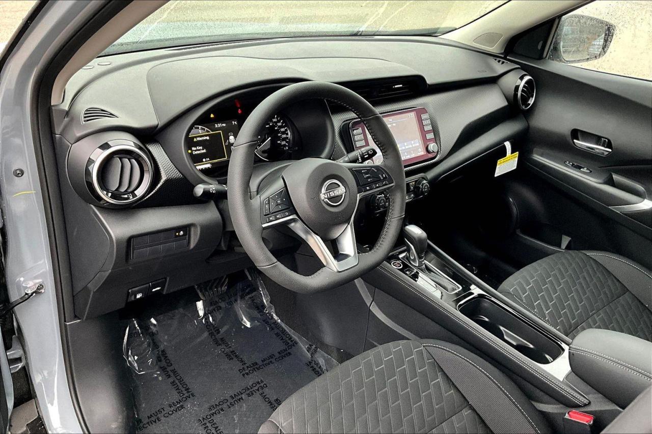 2025 Nissan Kicks Play SV 4dr Front-Wheel Drive Photo