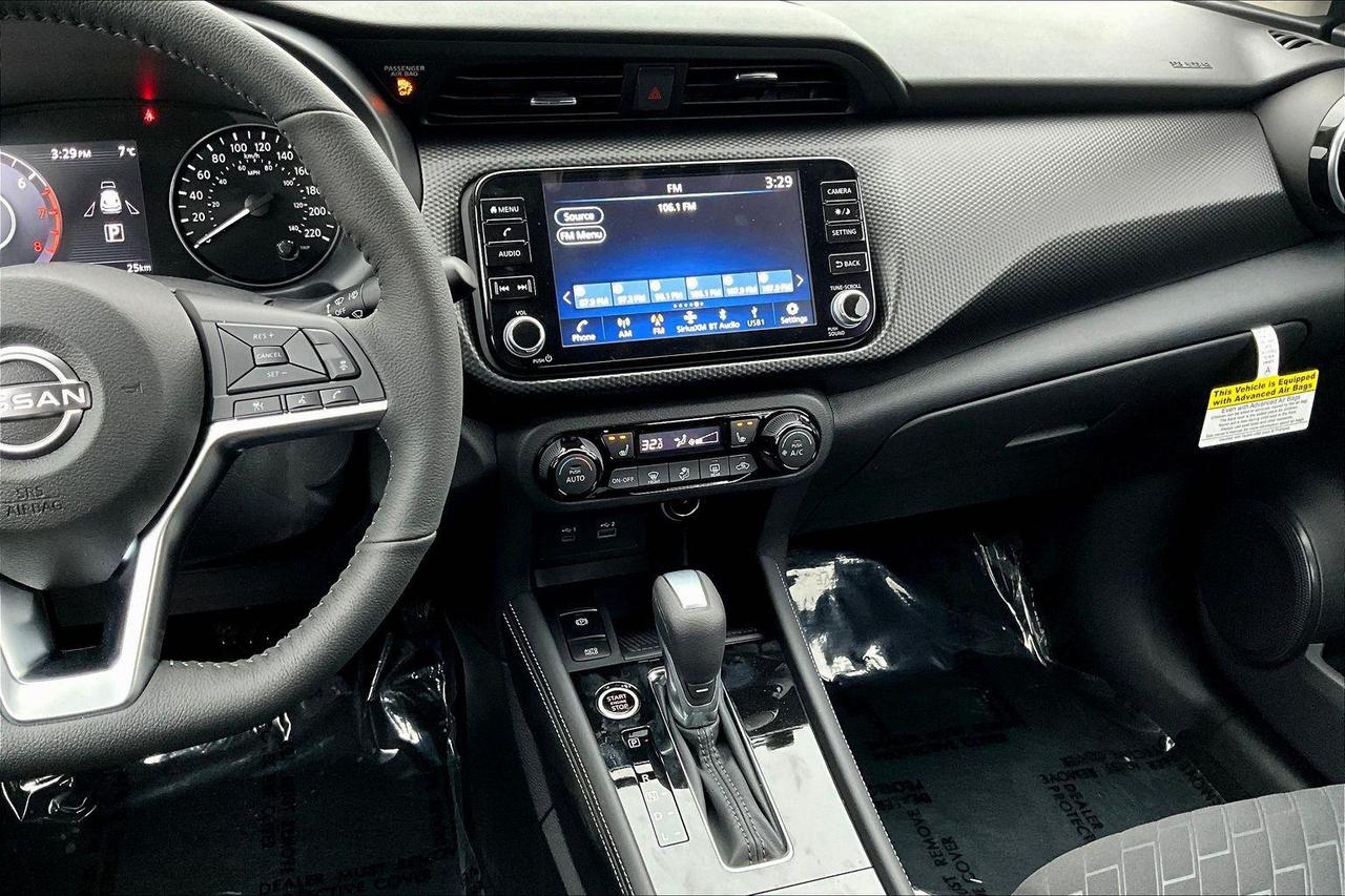 2025 Nissan Kicks Play SV 4dr Front-Wheel Drive Photo