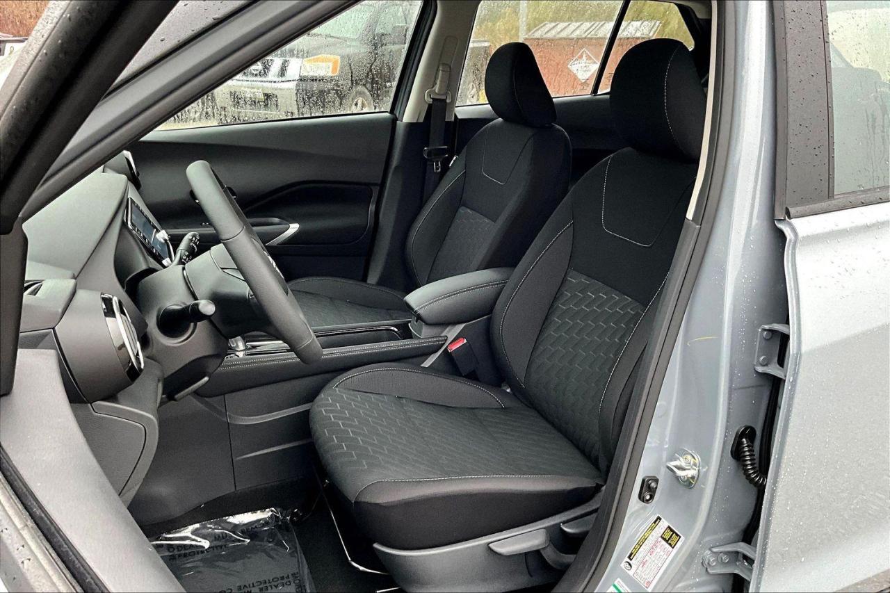 2025 Nissan Kicks Play SV 4dr Front-Wheel Drive Photo