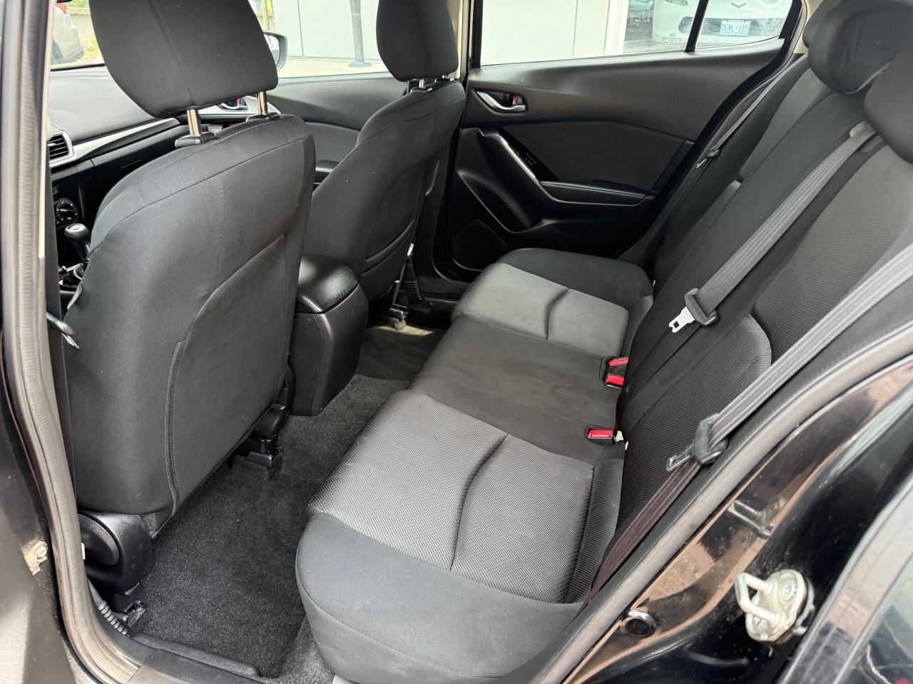 2017 Mazda 3 GX (M6) 4dr Sport Photo