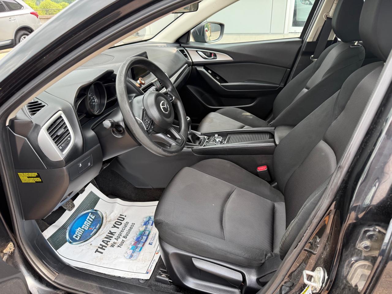 2017 Mazda 3 GX (M6) 4dr Sport Photo