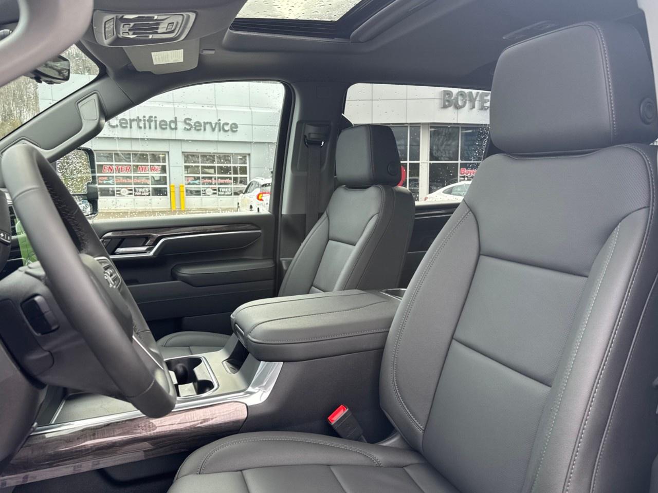 2026 Chevrolet SILVERADO 2500HD 4WD Crew Cab Standard Box LTZ Photo