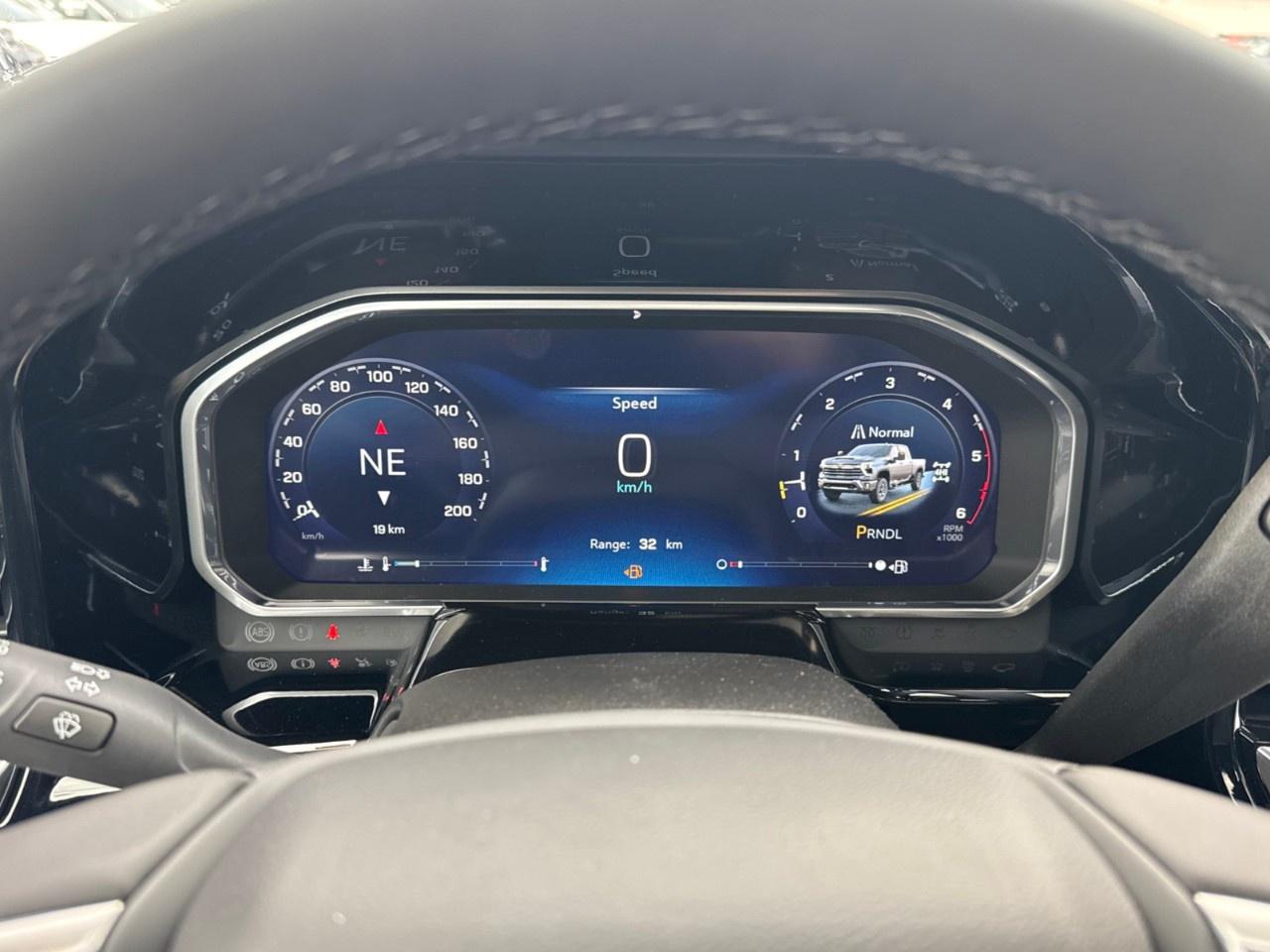 2026 Chevrolet SILVERADO 2500HD 4WD Crew Cab Standard Box LTZ Photo