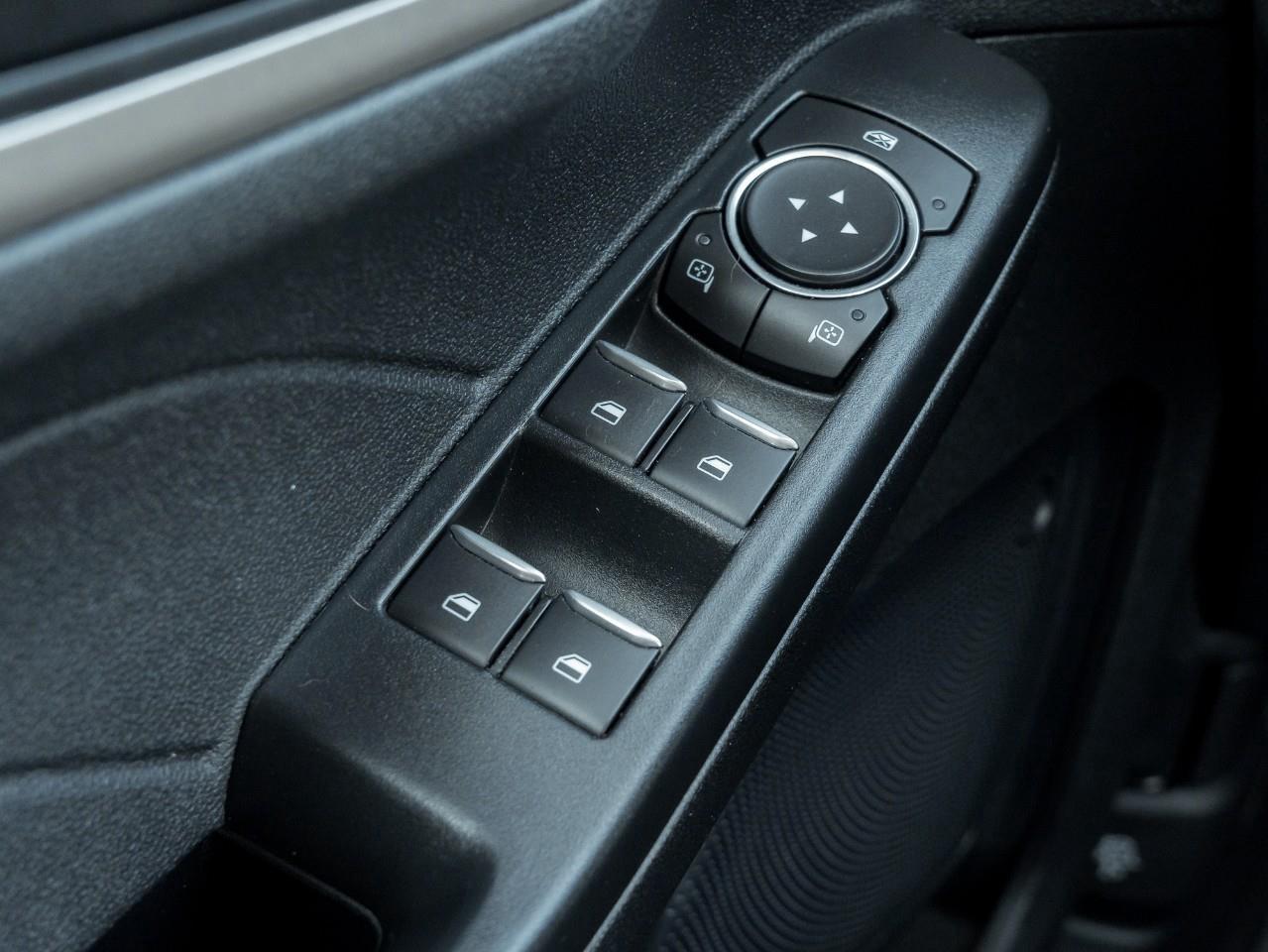 2022 Ford Escape SE 4dr Front-wheel Drive Photo