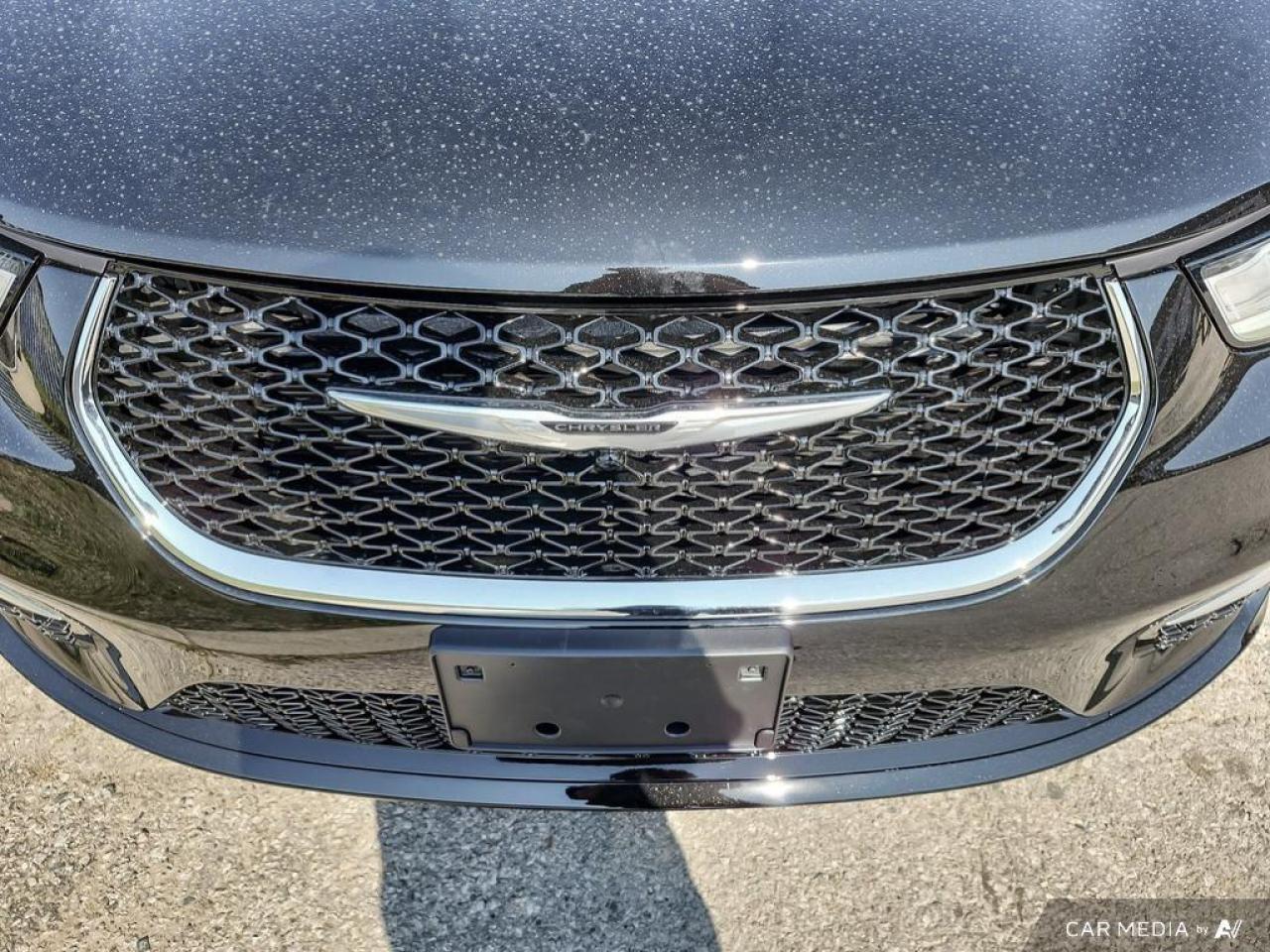 2026 Chrysler Pacifica Select Front-Wheel Drive Passenger Van Photo