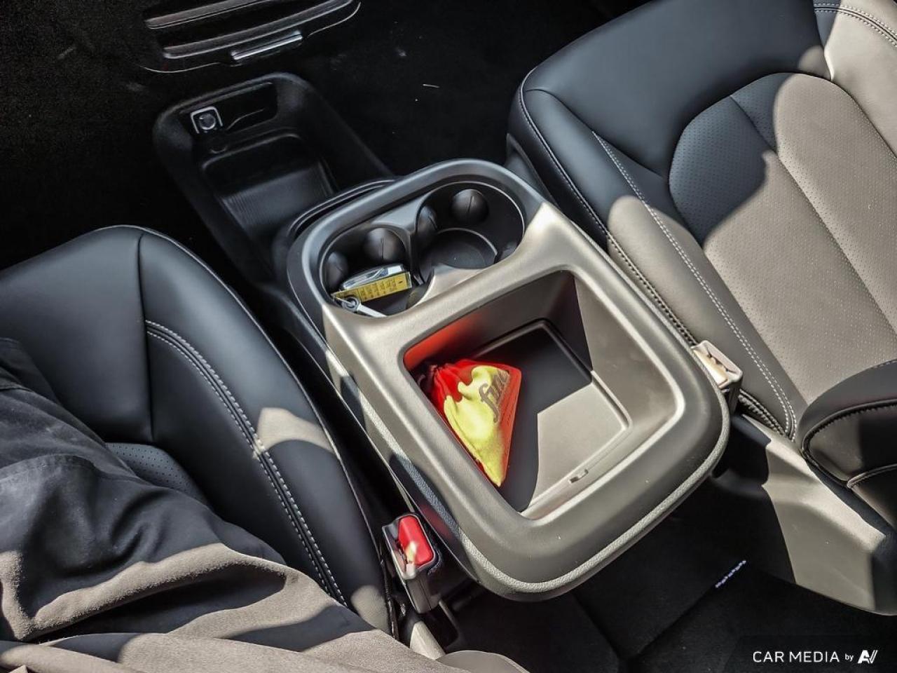 2026 Chrysler Pacifica Select Front-Wheel Drive Passenger Van Photo