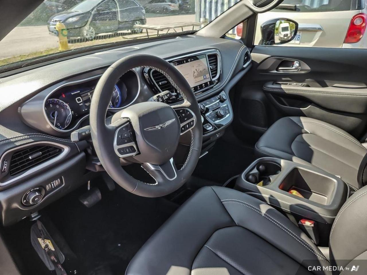 2026 Chrysler Pacifica Select Front-Wheel Drive Passenger Van Photo