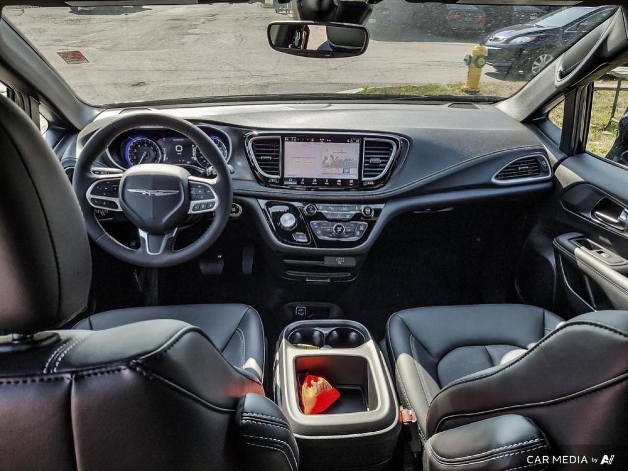 2026 Chrysler Pacifica Select Front-Wheel Drive Passenger Van Photo