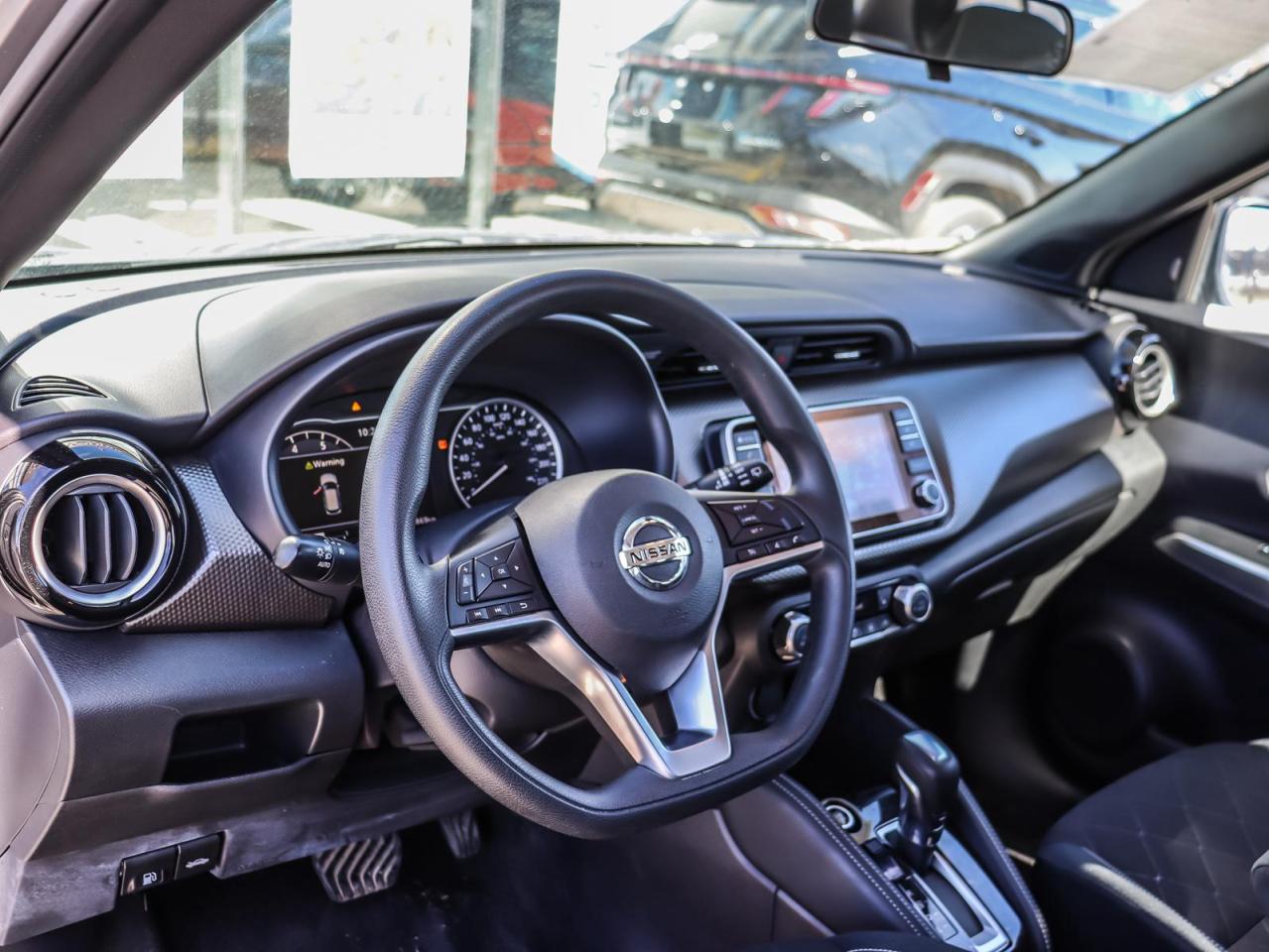 2020 Nissan Kicks SV (CVT) 4dr Front-Wheel Drive Photo3